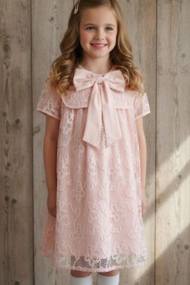 صورة فستان لحمي تل وفينكه منتهيه بالؤلؤ